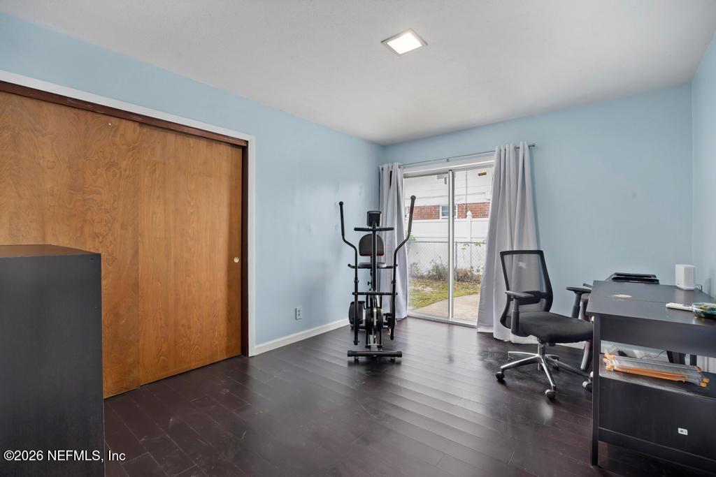 892 Trinidad Road Jacksonville, FL 32216 - Photo 27 of 37 a view of a room with gym equipment