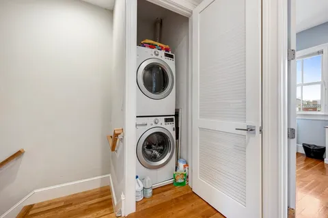 $1,329,000 | 480-482 East 4th Street, Unit 4, Boston, MA 02127
