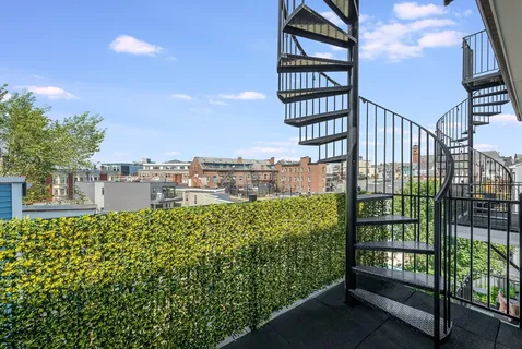 $1,329,000 | 480-482 East 4th Street, Unit 4, Boston, MA 02127