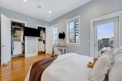 $1,329,000 | 480-482 East 4th Street, Unit 4, Boston, MA 02127