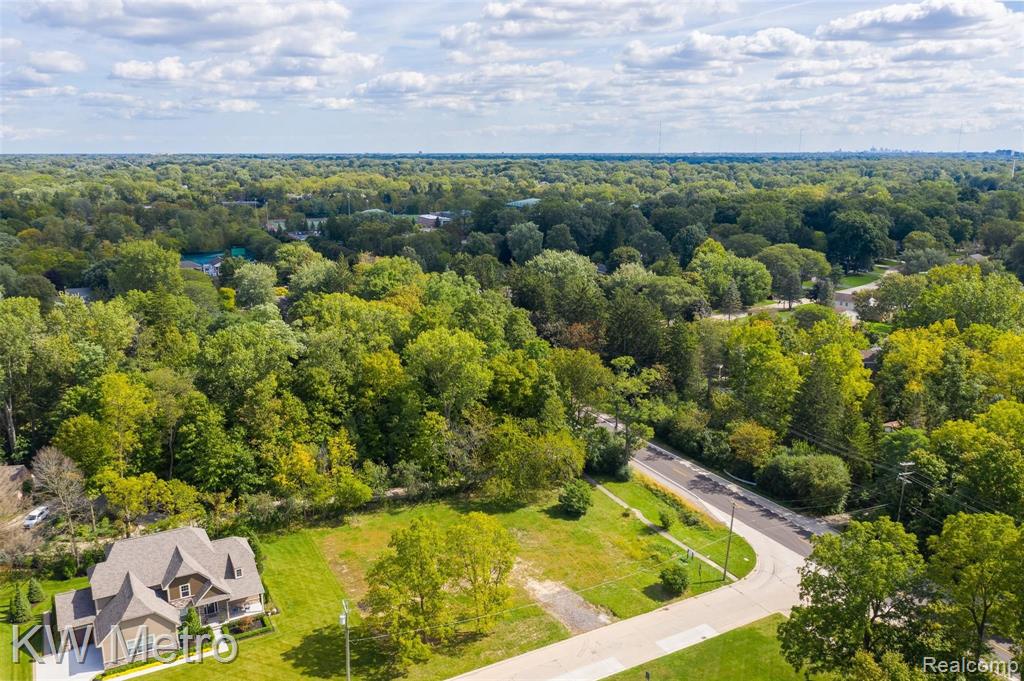 31291 Old Stage Road Bingham Farms, MI 48025 - Photo 13 of 18
