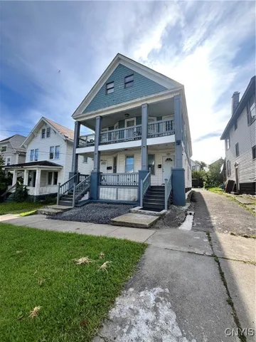 $950 | 1651 Unit 3 Howard Avenue, Utica, NY 13501