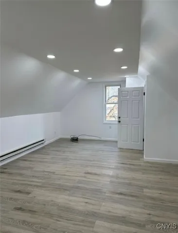 $950 | 1651 Unit 3 Howard Avenue, Utica, NY 13501