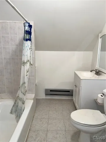 $950 | 1651 Unit 3 Howard Avenue, Utica, NY 13501