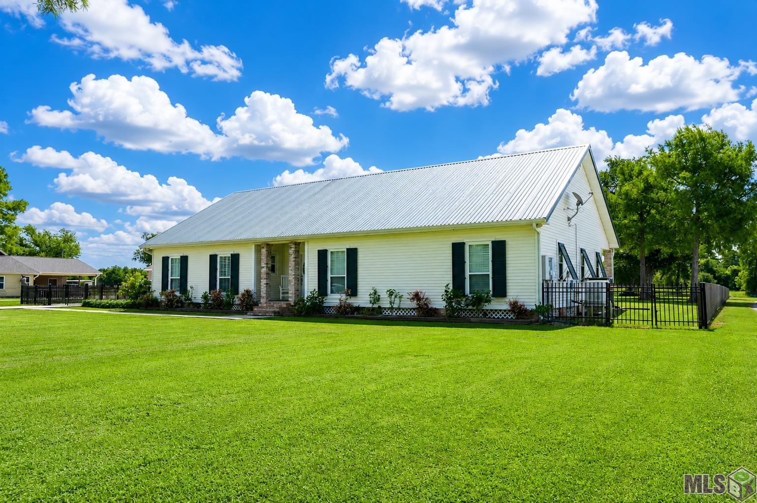 775 Lefort Bypass Road Thibodaux, LA 70301 - Photo 4 of 22 Gallery Image 4