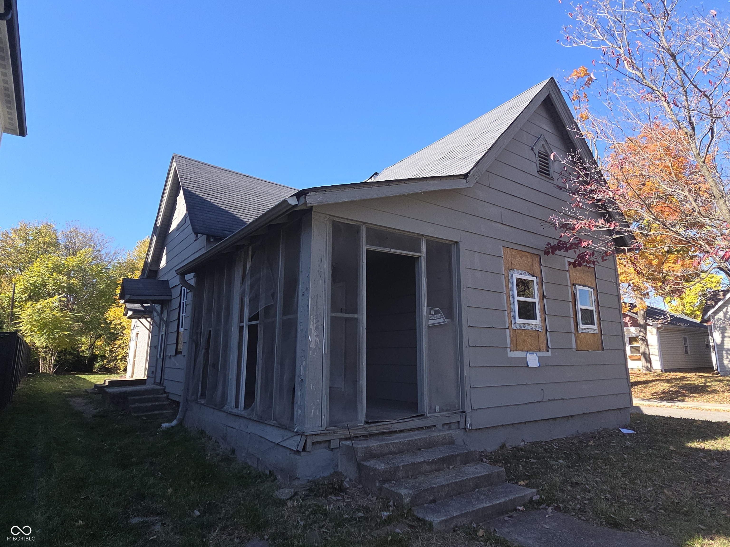 1134 Keystone Avenue Indianapolis, IN 46201 - Photo 3 of 12