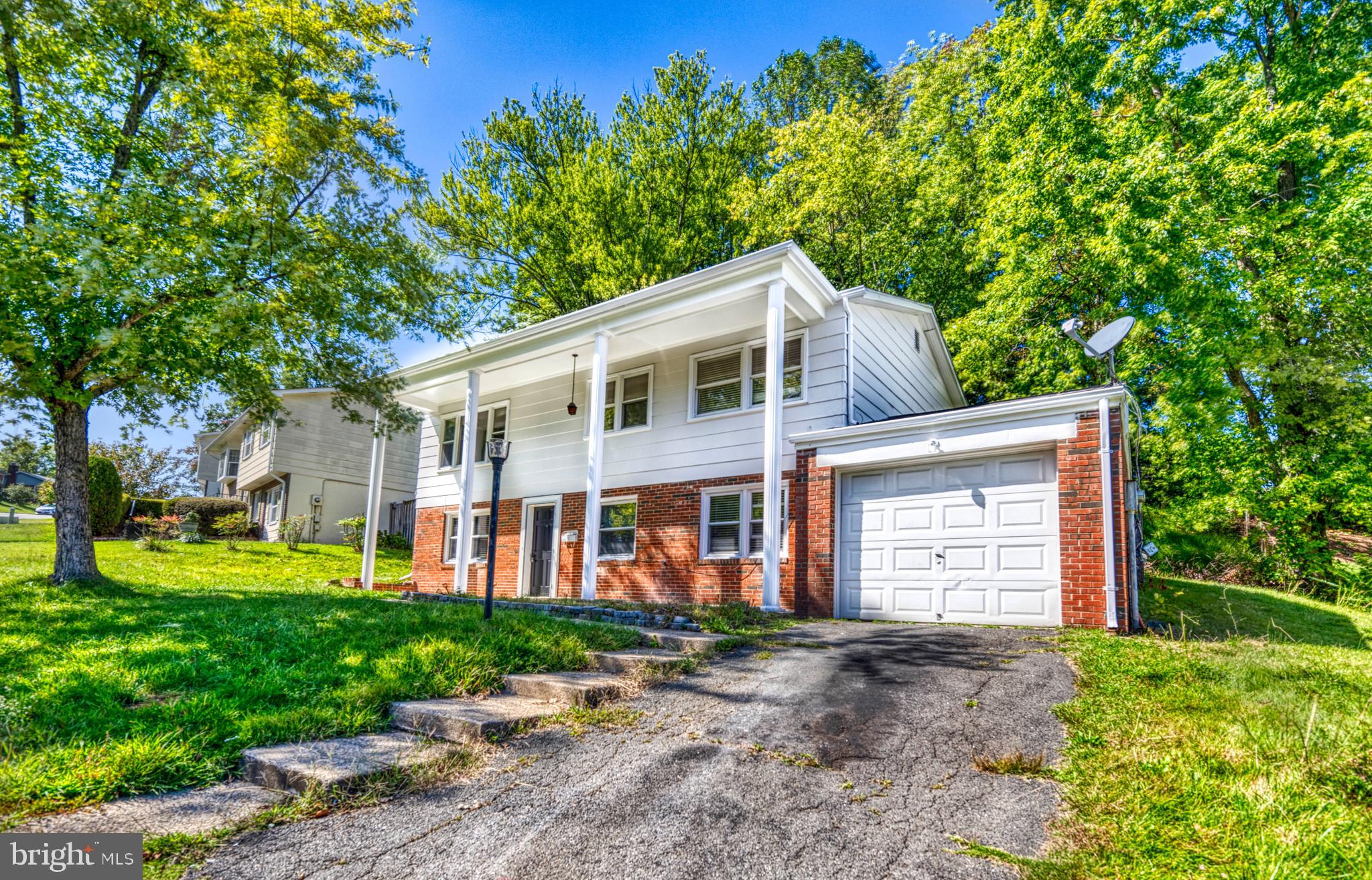 13628 Kingsman Road Woodbridge, VA 22193 - Photo 3 of 37 Front