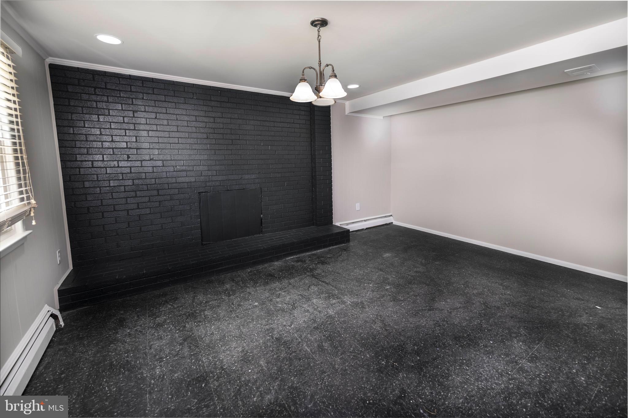 13628 Kingsman Road Woodbridge, VA 22193 - Photo 6 of 37 Family Room