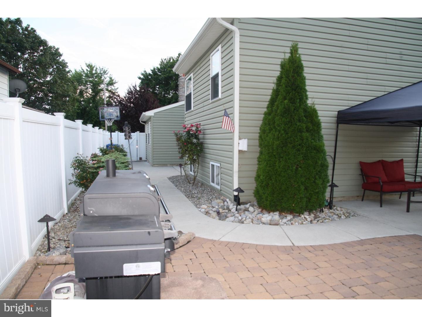 132 Harvest Road Logan Township, NJ 08085 - Photo 5 of 24