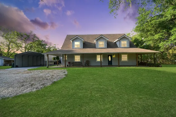 $534,900 | 20202 Deer Run Road, Damon, TX 77430