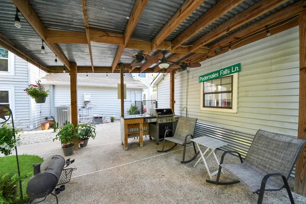 $534,900 | 20202 Deer Run Road, Damon, TX 77430