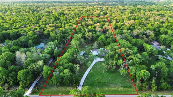 $534,900 | 20202 Deer Run Road, Damon, TX 77430