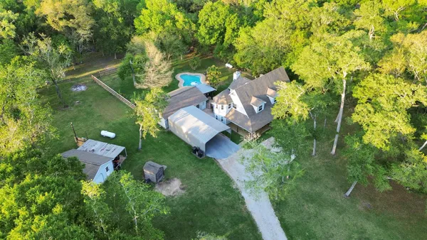 $534,900 | 20202 Deer Run Road, Damon, TX 77430