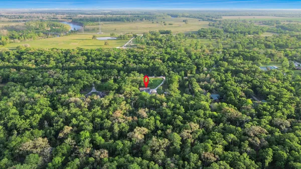 $534,900 | 20202 Deer Run Road, Damon, TX 77430