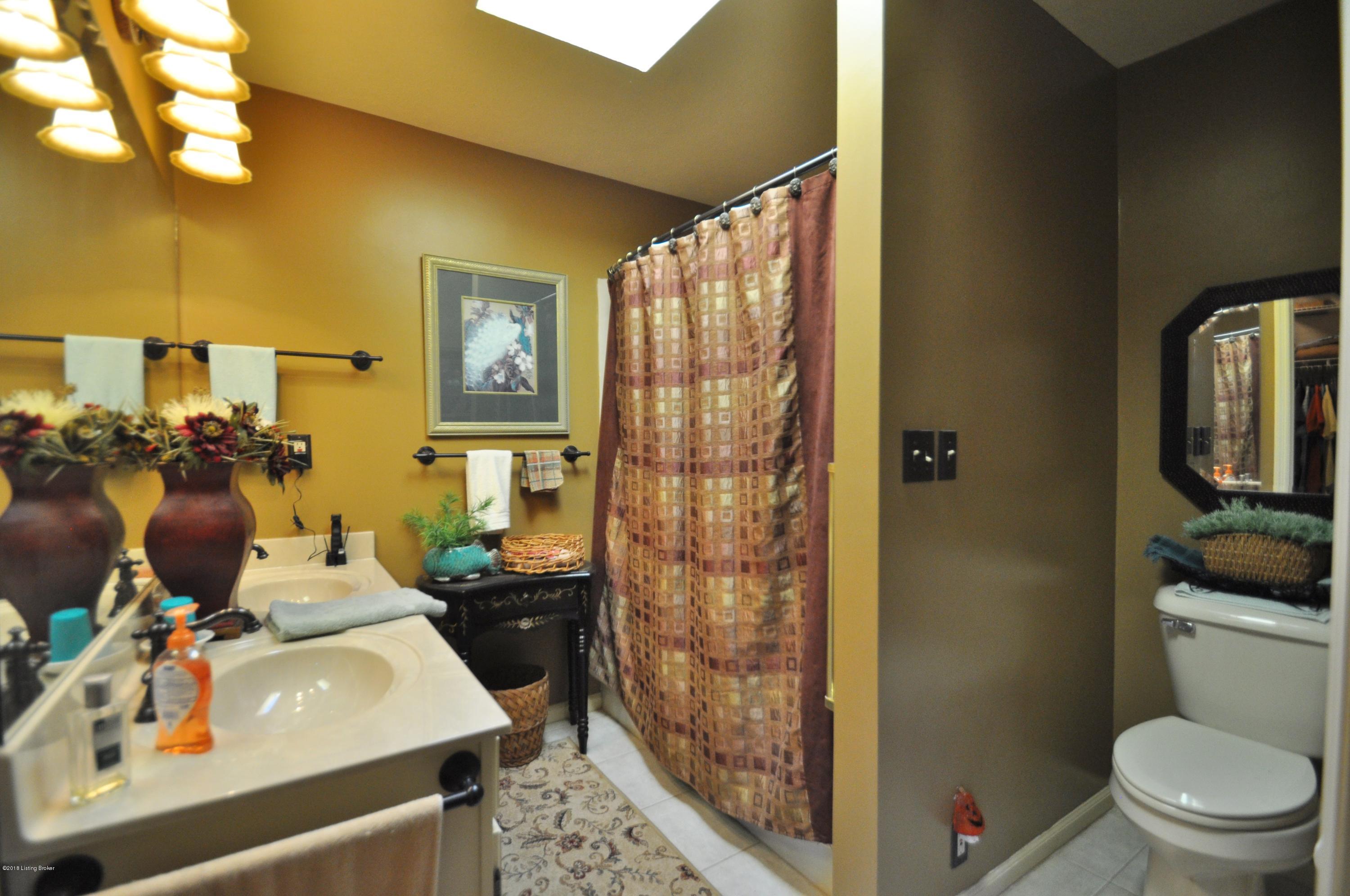 2511 Hampton Ridge Boulevard Louisville, KY 40220 - Photo 22 of 44 DSC_0277