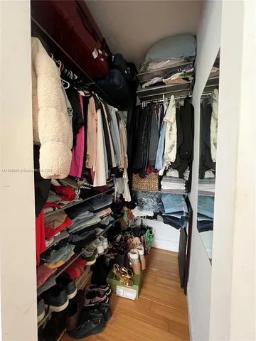 $2,900 | 4812 Pine Tree Drive, Unit 308, Miami Beach, FL 33140