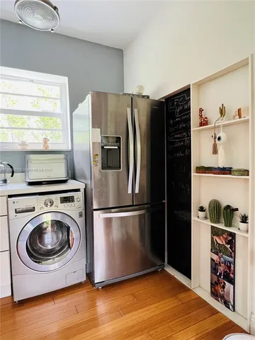 $2,900 | 4812 Pine Tree Drive, Unit 308, Miami Beach, FL 33140