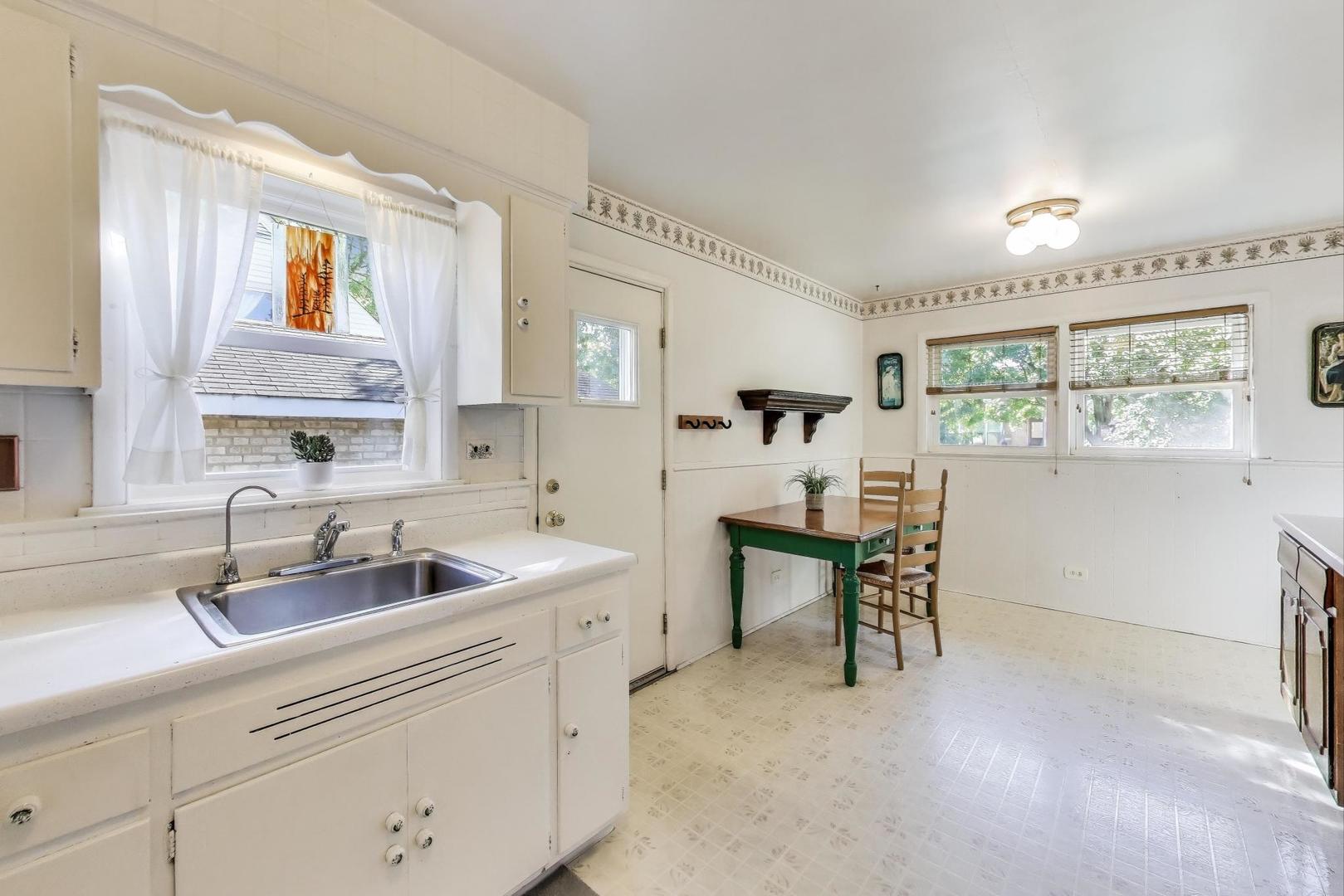 309 Darrow Avenue Evanston, IL 60202 - Photo 10 of 29