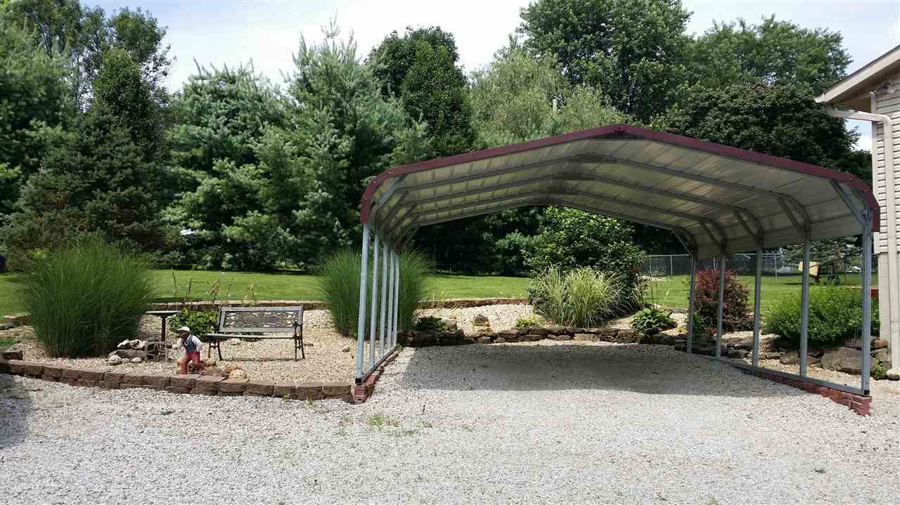 6475 East Robinson Road Bloomington, IN 47408 - Photo 3 of 19 Gallery Image 3