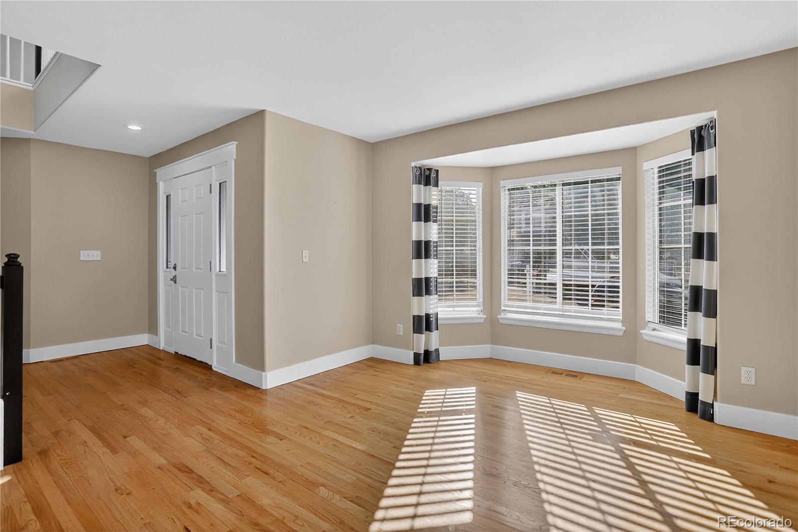 10155 Silver Maple Circle Highlands Ranch, CO 80129 - Photo 2 of 50 Gallery Image 2