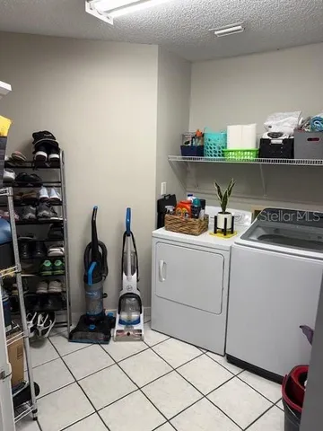 a view of utility room