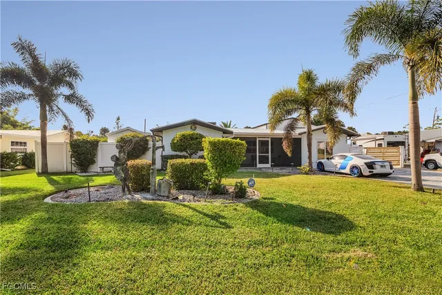 $525,000 | 2303 Club House Road, North Fort Myers, FL 33917