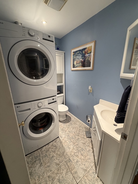 57 R Sumner Street, Unit J Boston, MA 02125 - Photo 7 of 10