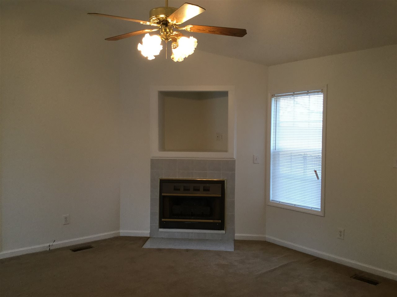198 Old Roberts Road Benson, NC 27504 - Photo 4 of 17 Photo 4