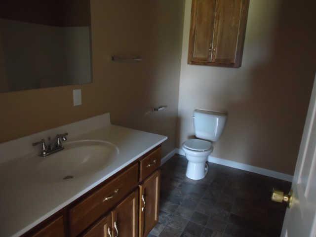 293 Williams Road Lafayette, TN 37083 - Photo 7 of 10 Master bathroom