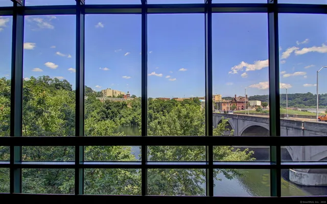 a view of entryway with a front door