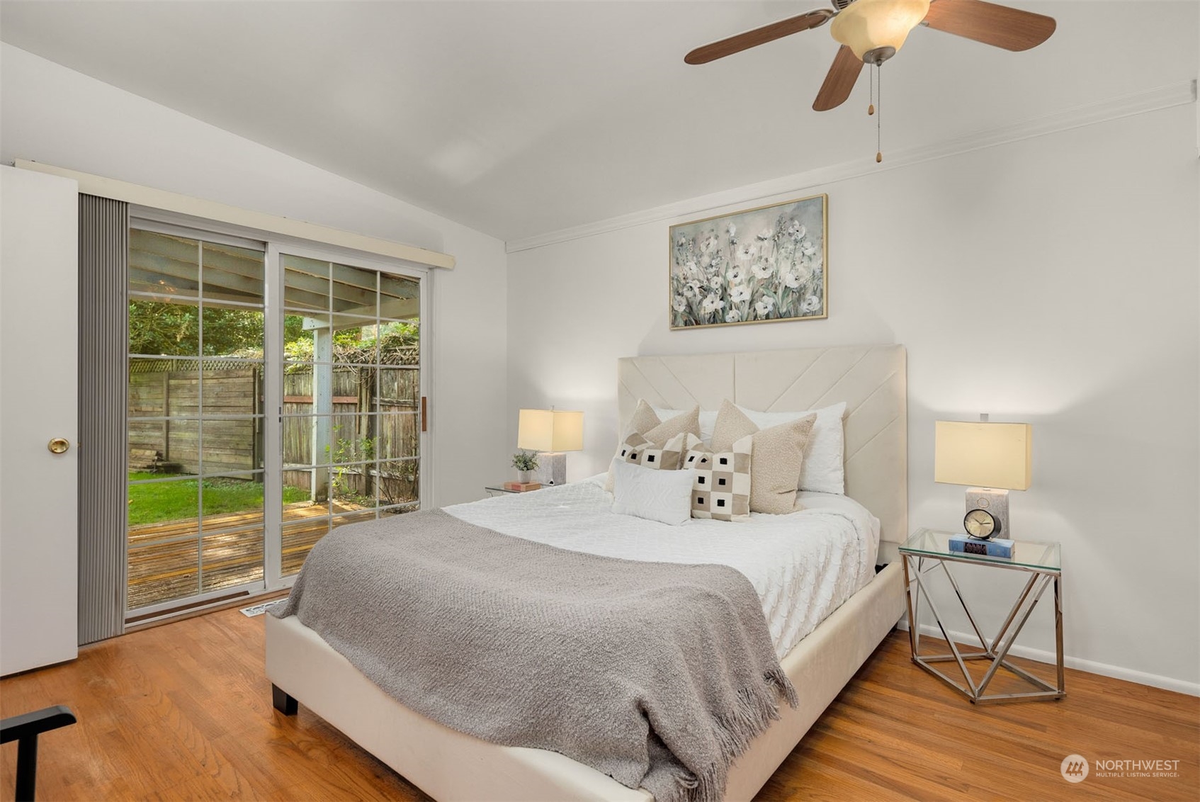 15040 131st Avenue Southeast Renton, WA 98058 - Photo 21 of 39 a bedroom with a large bed and a window