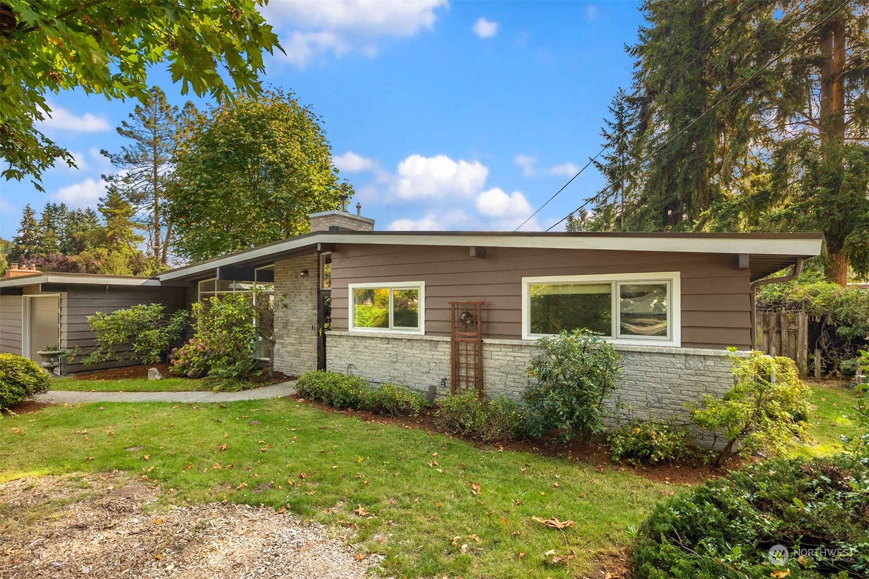 15040 131st Avenue Southeast Renton, WA 98058 - Photo 39 of 39 front view of a house with a yard