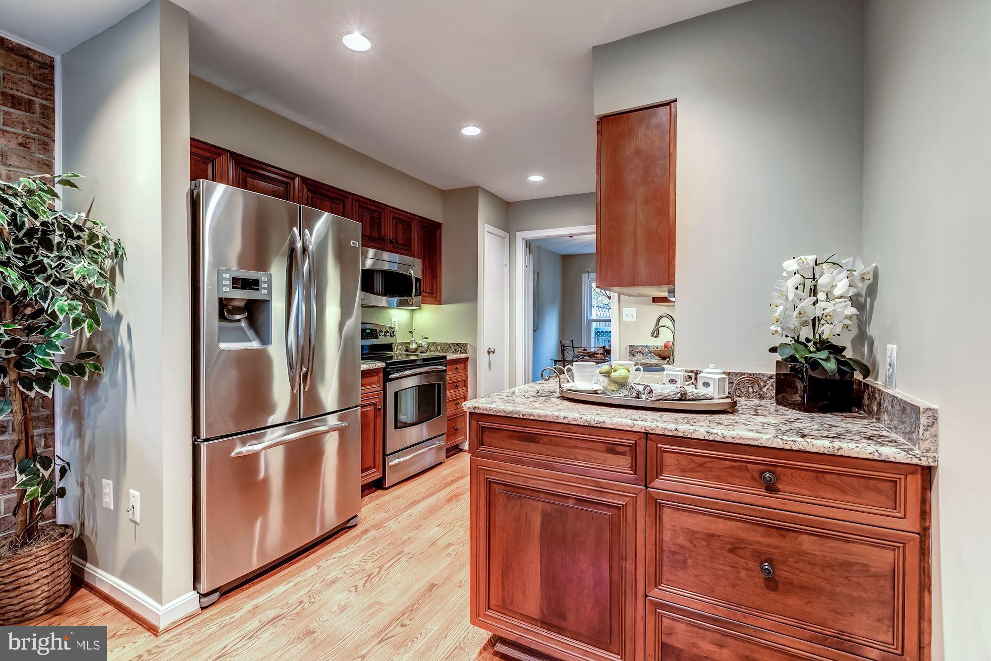5429 Richenbacher Avenue Alexandria, VA 22304 - Photo 10 of 31 SS GE Profile Appliances