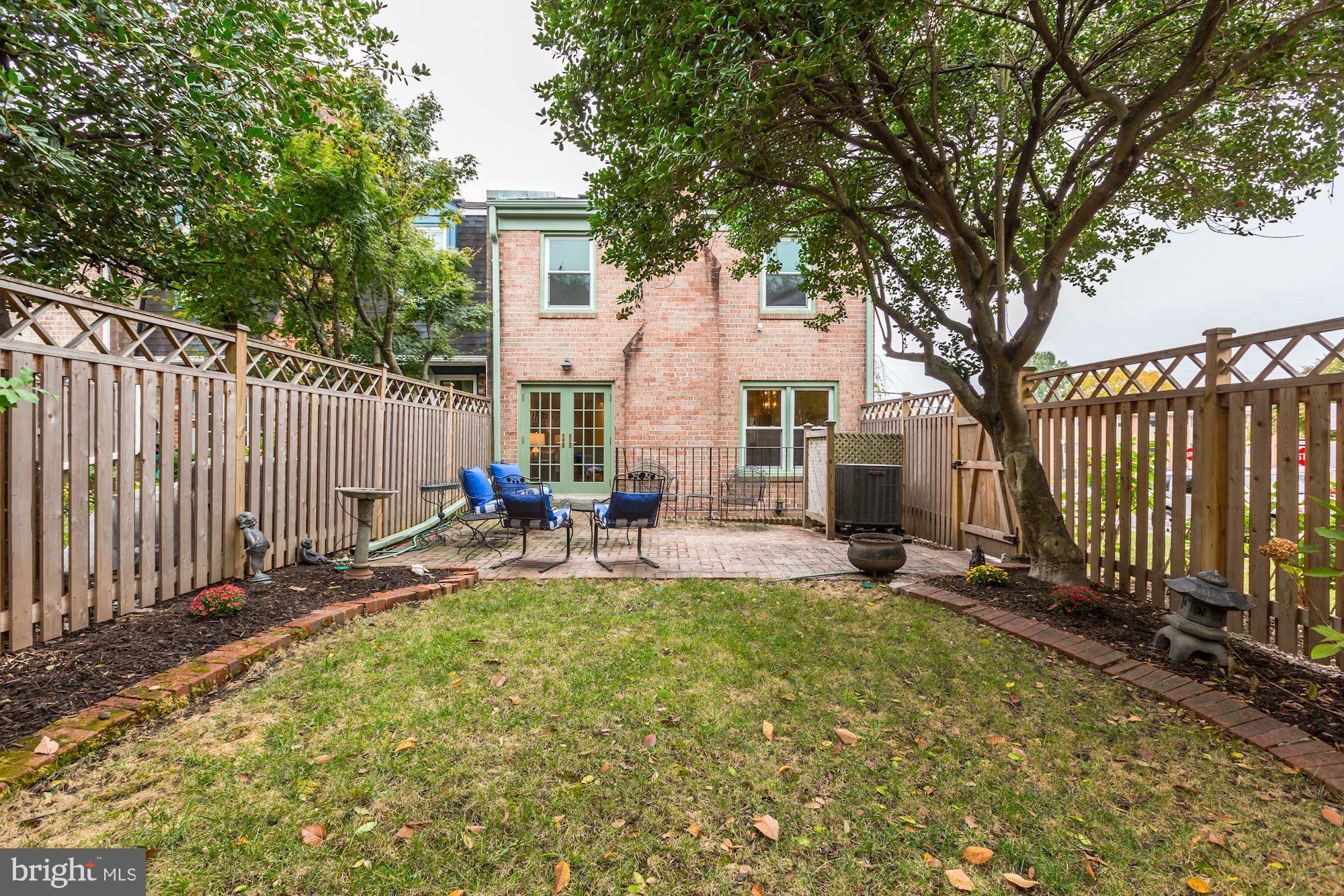 5429 Richenbacher Avenue Alexandria, VA 22304 - Photo 3 of 31 Spacious fenced back yard