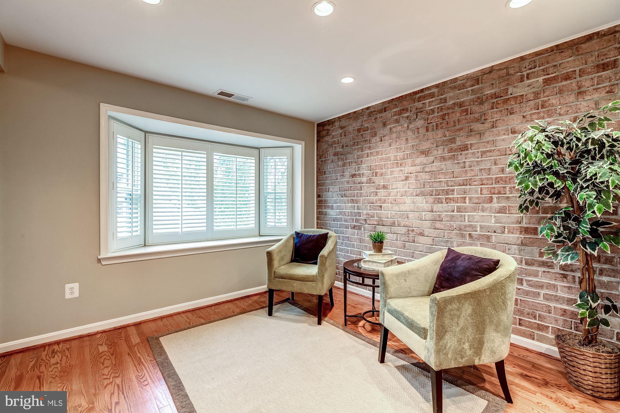 5429 Richenbacher Avenue Alexandria, VA 22304 - Photo 8 of 31 Breakfast Room / Den