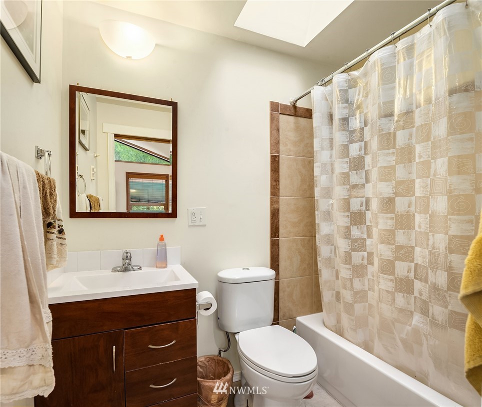 10044 Northeast 201st Street Bothell, WA 98011 - Photo 15 of 22