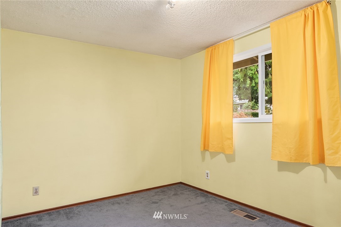 10044 Northeast 201st Street Bothell, WA 98011 - Photo 10 of 22