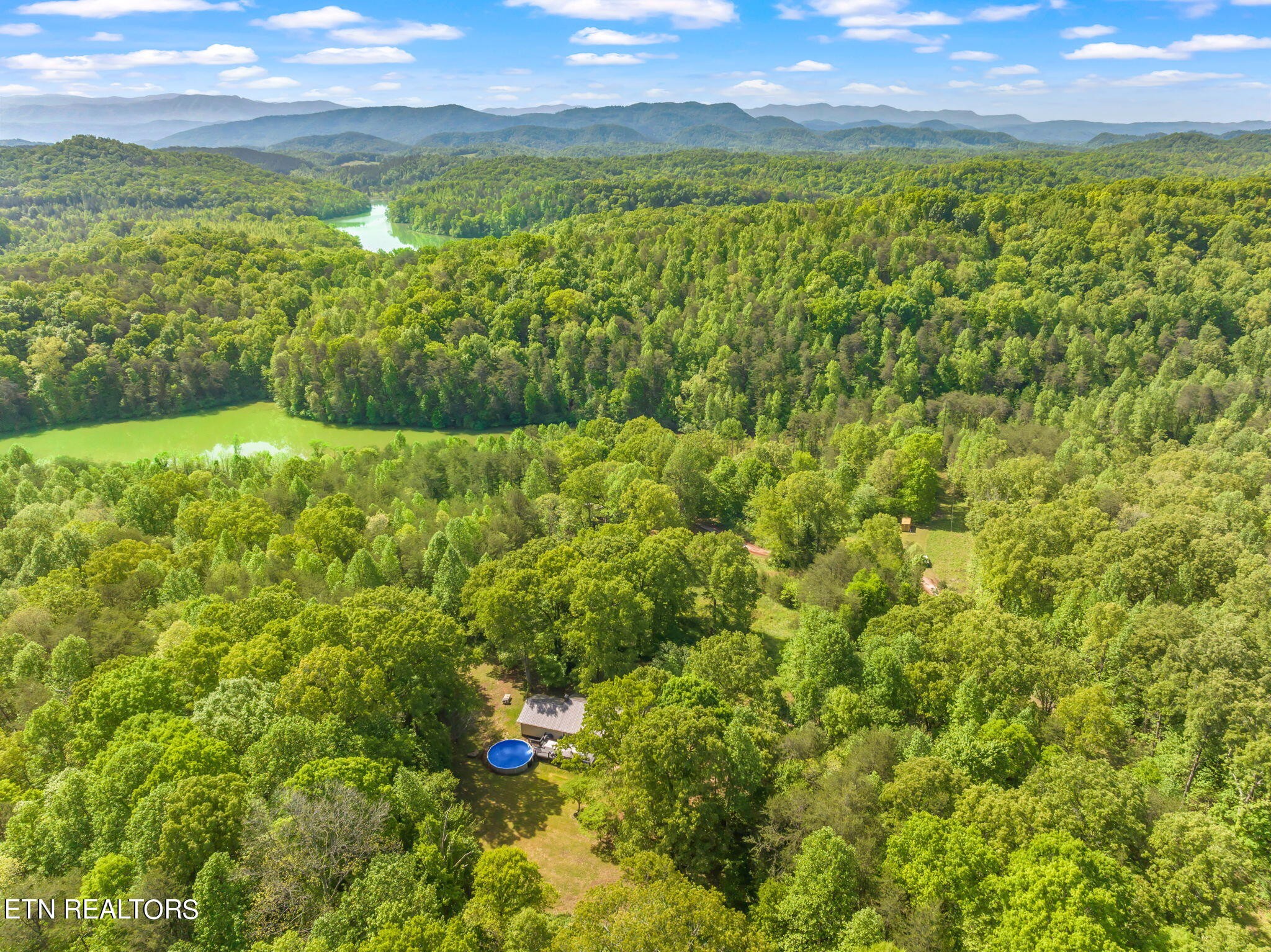 511 Scenic River Road Madisonville, TN 37354 - Photo 8 of 56 Gallery Image 8