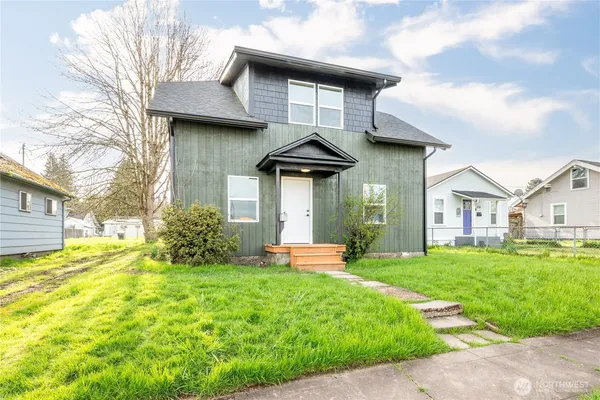 $339,900 | 320 23rd Avenue, Longview, WA 98632