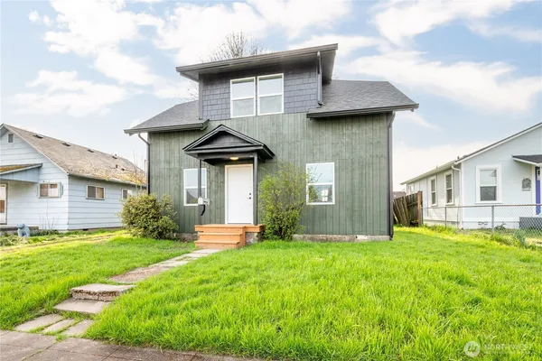 $339,900 | 320 23rd Avenue, Longview, WA 98632
