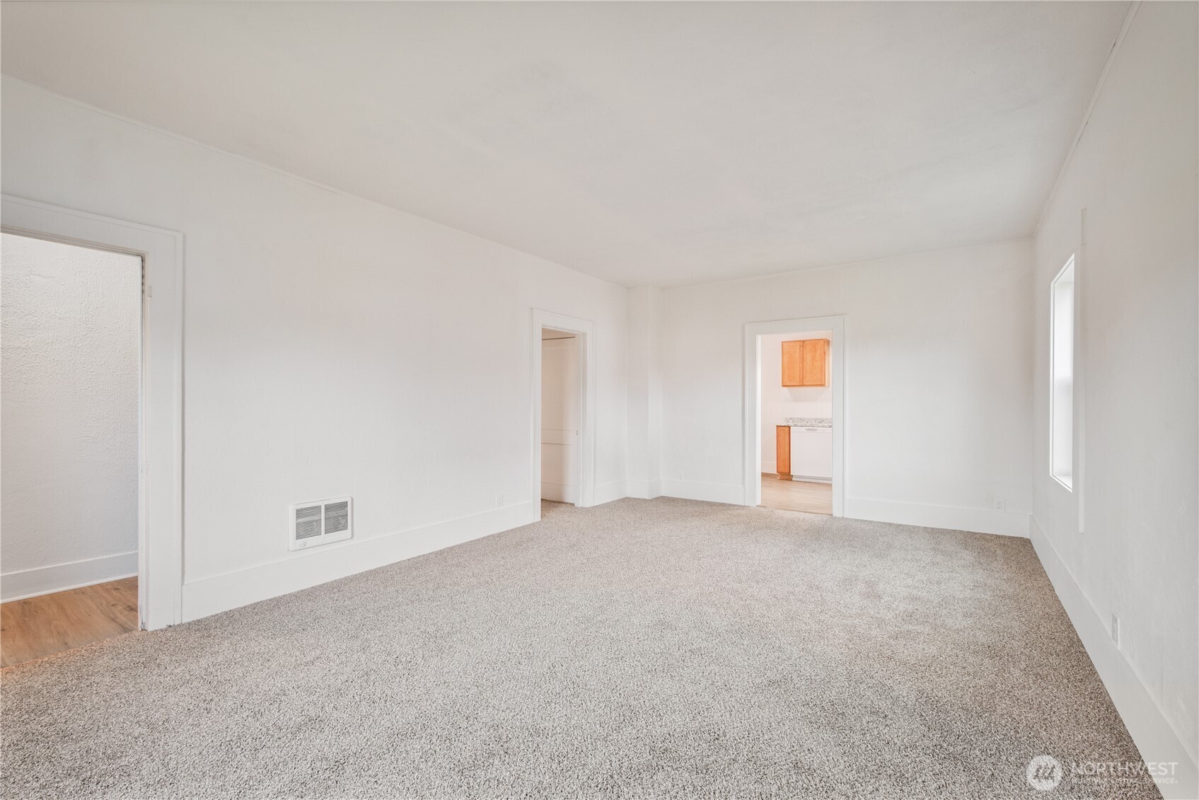 320 23rd Avenue Longview, WA 98632 - Photo 4 of 32