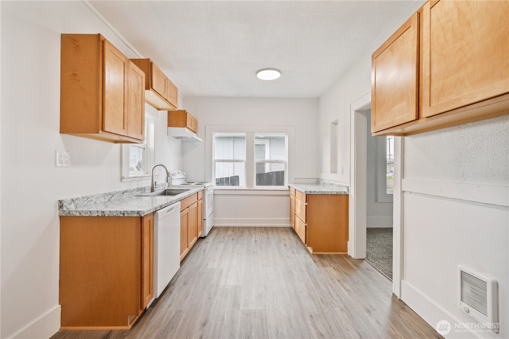 320 23rd Avenue Longview, WA 98632 - Photo 7 of 32