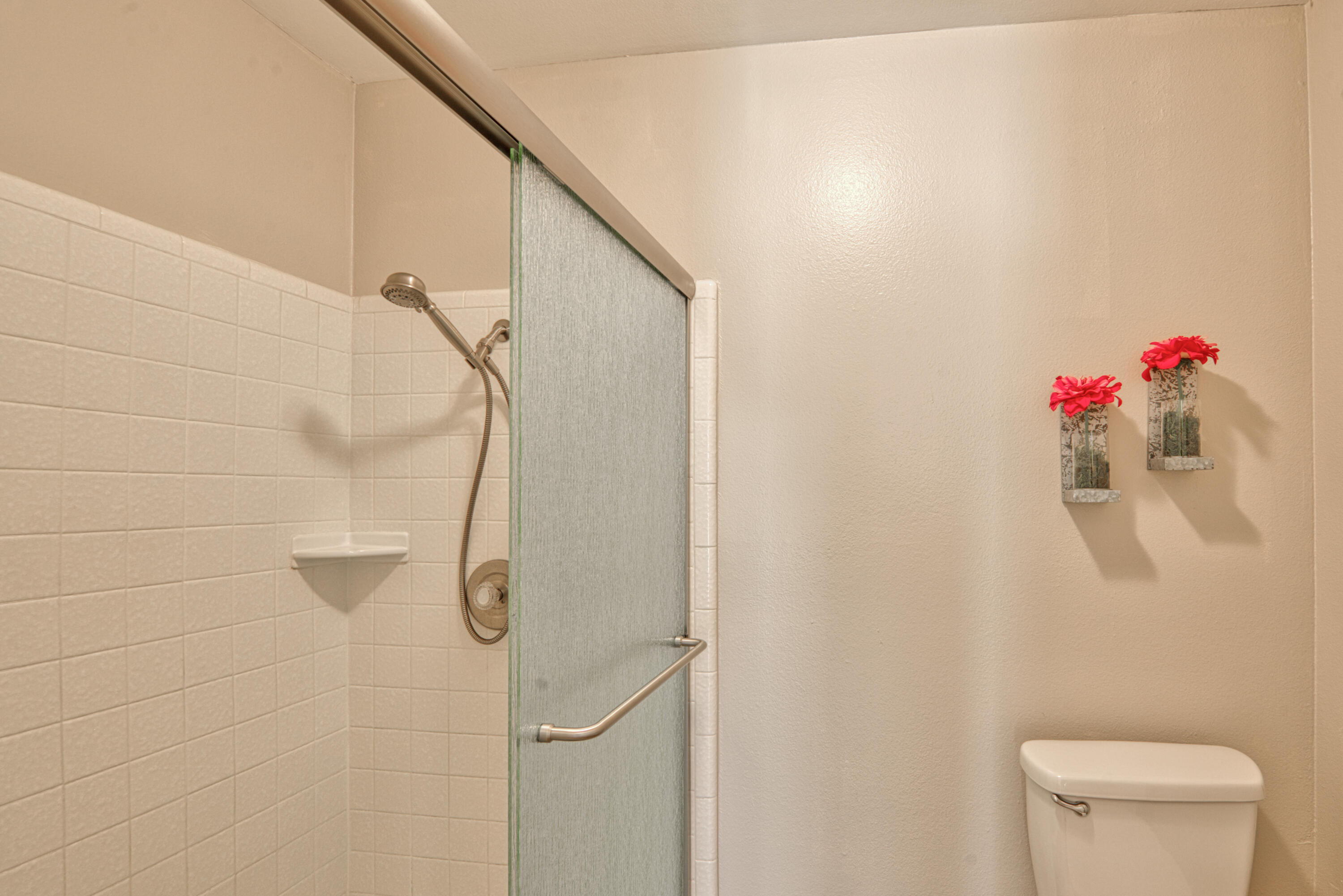 3518 Ridgeview Circle South Palm Springs, CA 92264 - Photo 32 of 32 a bathroom with a shower