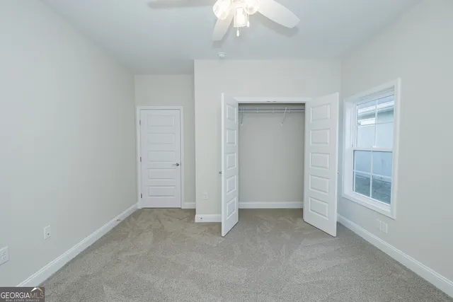 an empty room with a empty space