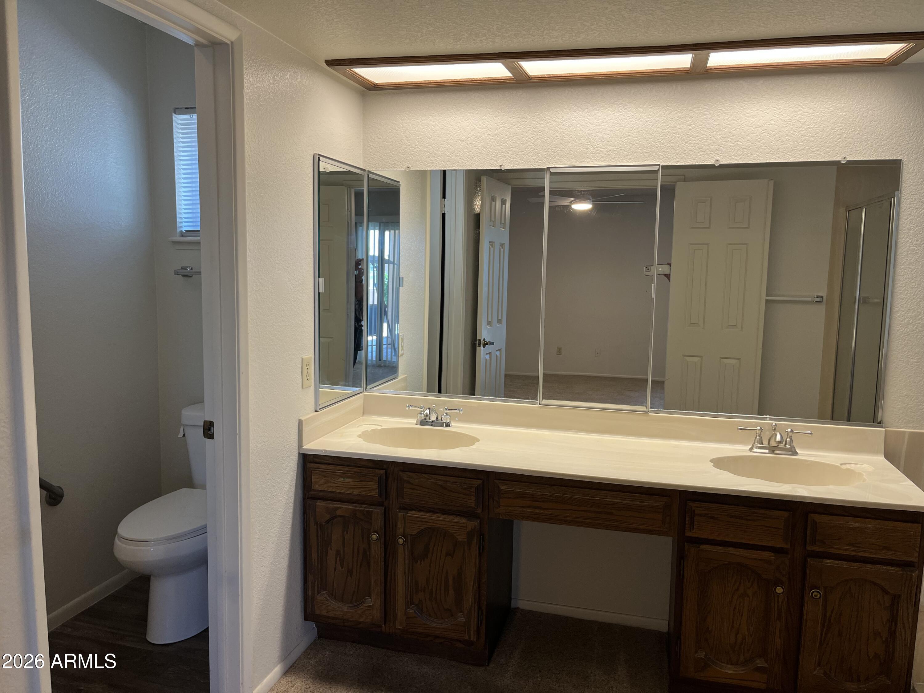 10624 West Griswold Road Peoria, AZ 85345 - Photo 14 of 28