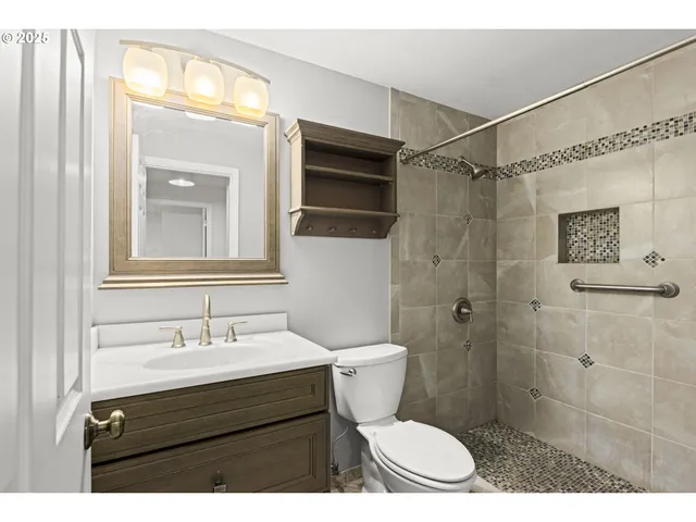 $595,000 | 2669 Southeast Alder Street, Hillsboro, OR 97123