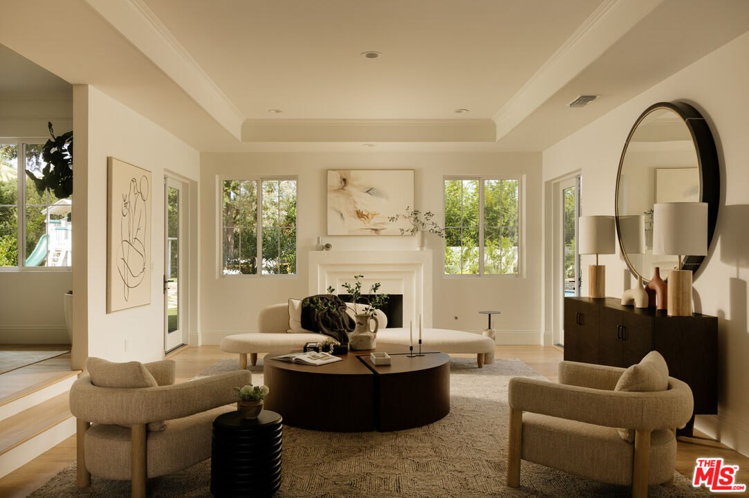 24049 Chestnut Way Calabasas, CA 91302 - Photo 9 of 37
