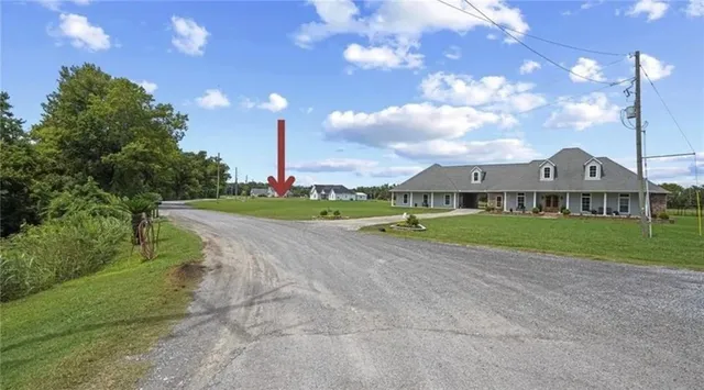 $84,400 | 11744 Bayou Tommy Lane, Port Allen, LA 70767