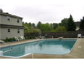 34 Whitford Road Nashua, NH 03062 - Photo 2 of 5 Gallery Image 2