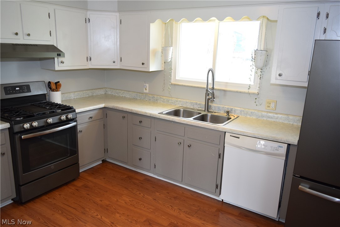 754 Grayton Road Berea, OH 44017 - Photo 6 of 20 Large kitchen with newer Stove and Fridge